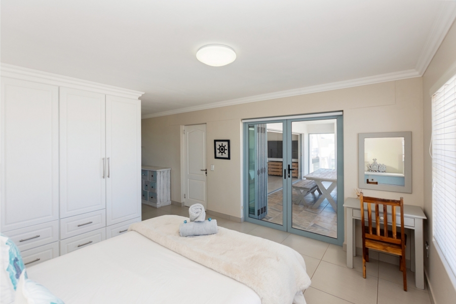 5 Bedroom Property for Sale in Paradise Beach Western Cape